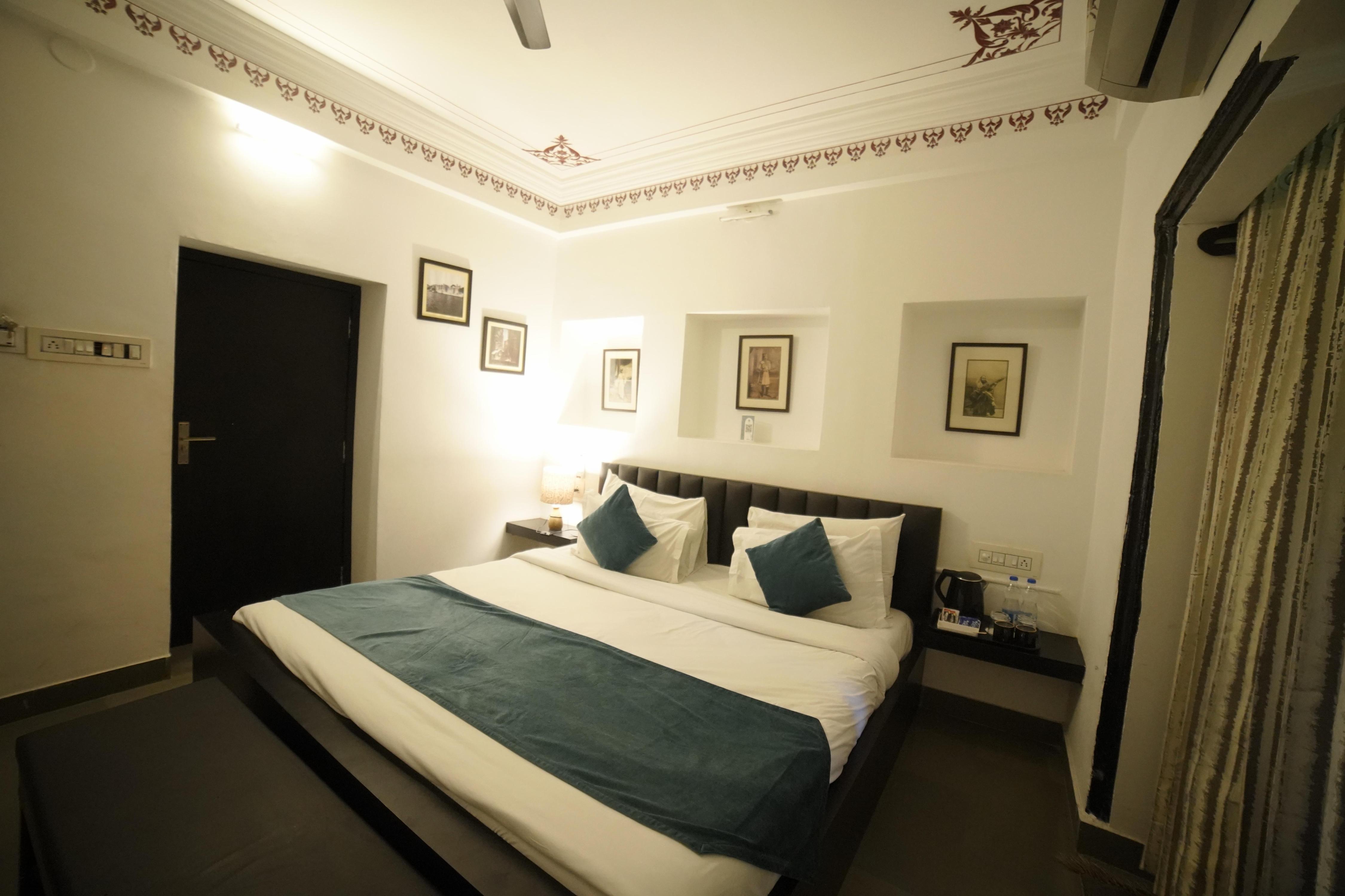 Hotel Udai Niwas by Lake Udaipur - Tap to explore photos