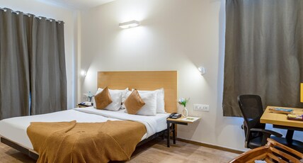 BK STUDIO Rooms near Huda City Center Room Type - Executive Suite with Private Balcony
