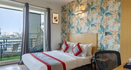 BK STUDIO Rooms near Huda City Center Room Type - Executive Room with Private Balcony BK STUDIO Rooms near Huda City Center Room Type - Executive Room with Private Balcony