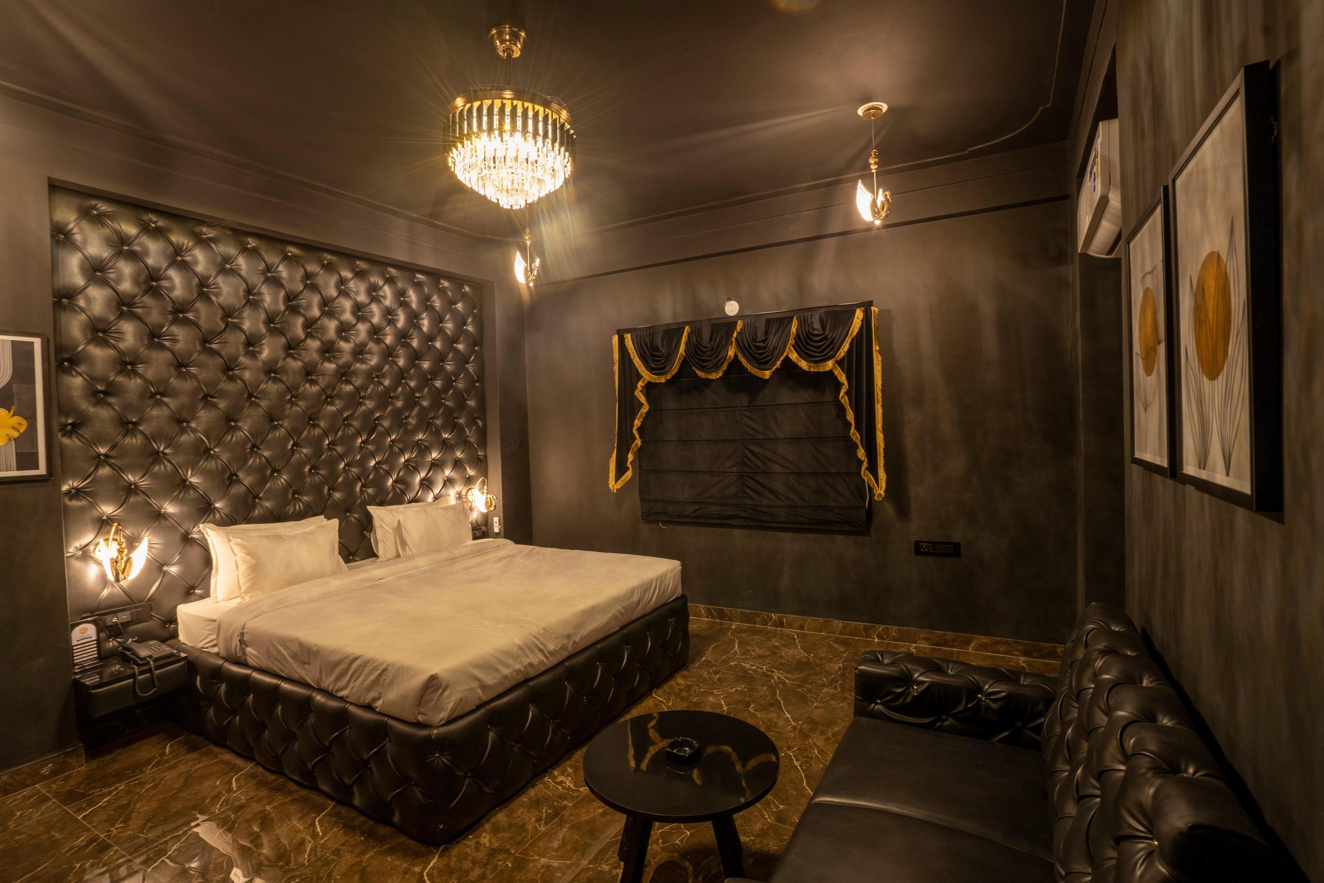 Hotel Atithi Bhanwar by Keshav Global Room Type - Honey Moon Suite With Jacuzzi