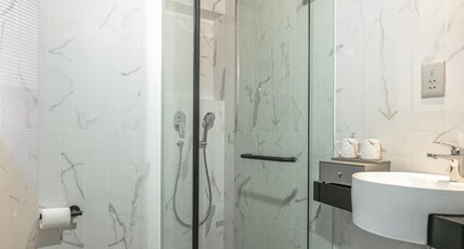 Hotel Calmo Bugis Room Type - Deluxe Quad Room