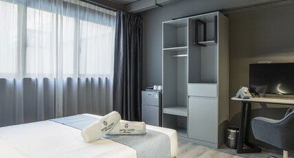 Hotel Calmo Bugis Room Type - Deluxe Double Room