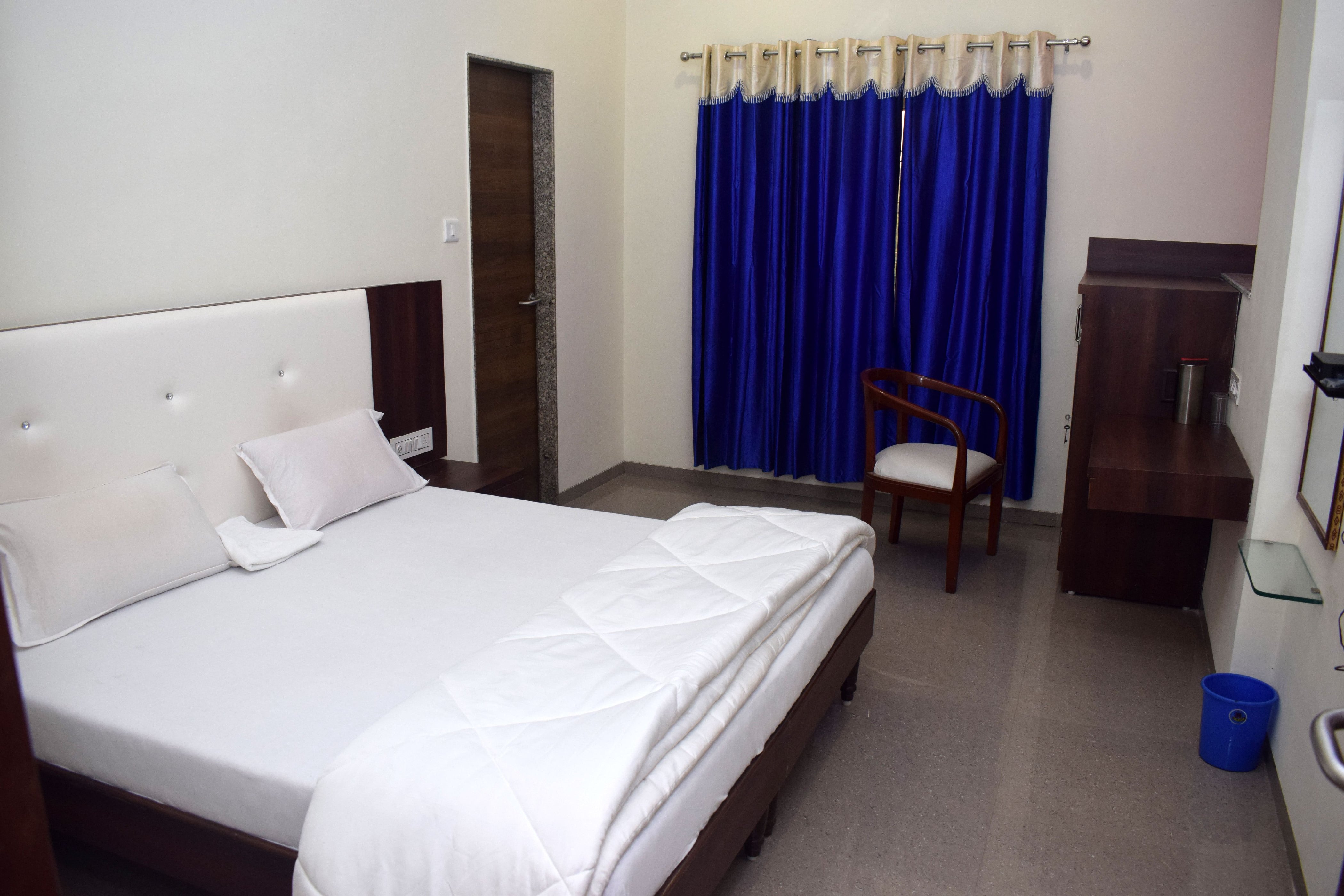 Hotel Sai Grand Room Type - Deluxe Room