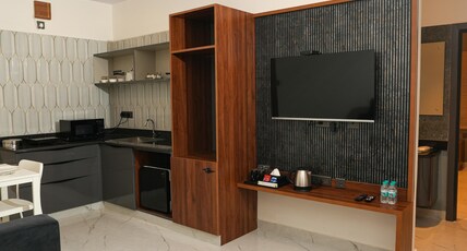 Hotel Sky View Suites Room Type - Studio Room with kitchentte