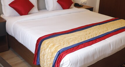 Click Hotel Transport Nagar Room Type - Deluxe Room