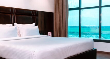 ECONEST HOTEL Room Type - Premium King Room