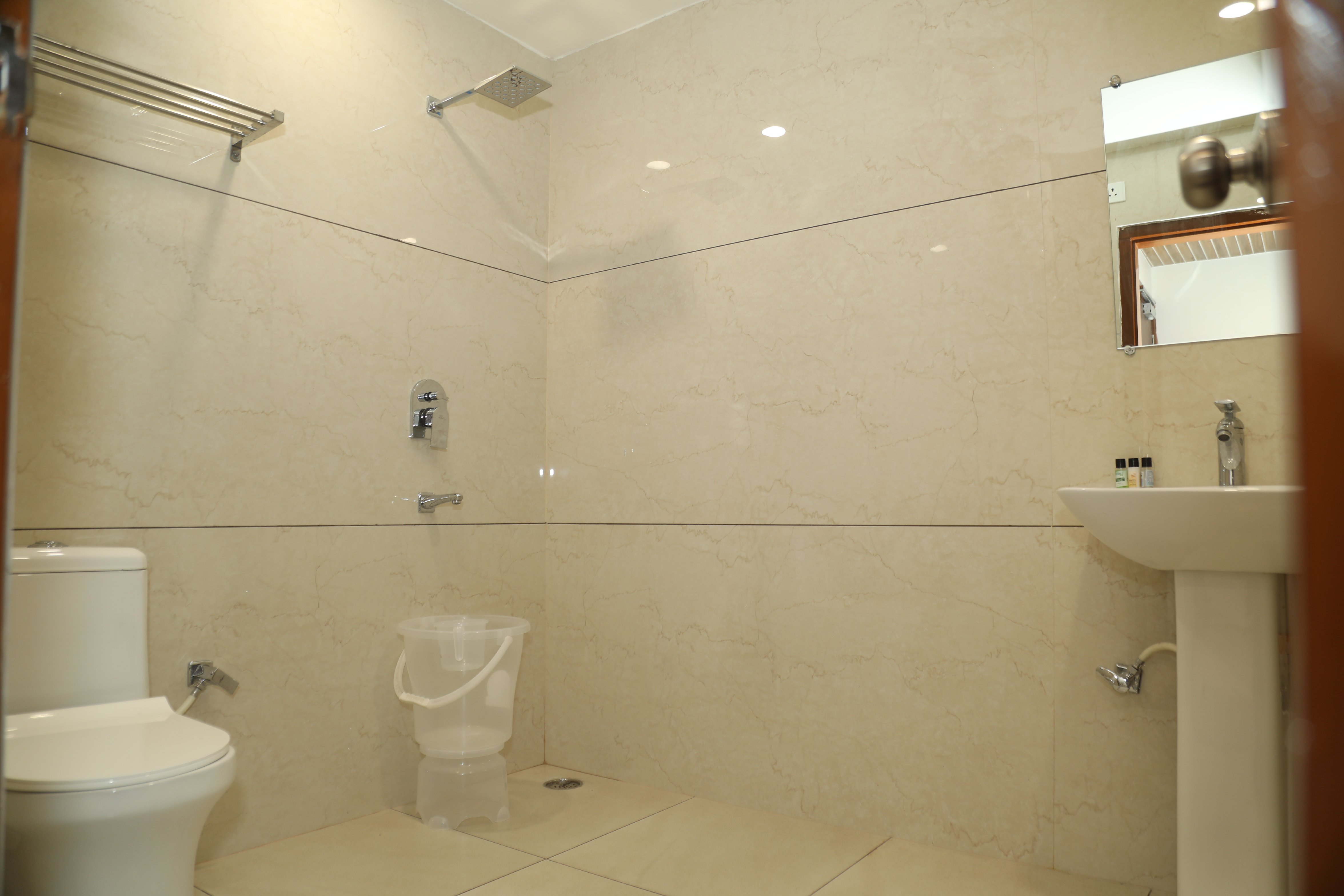Hotel Whitestone Residency - Tap to explore photos