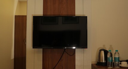 Sky suites by Monarch Room Type - Executive Dark Room