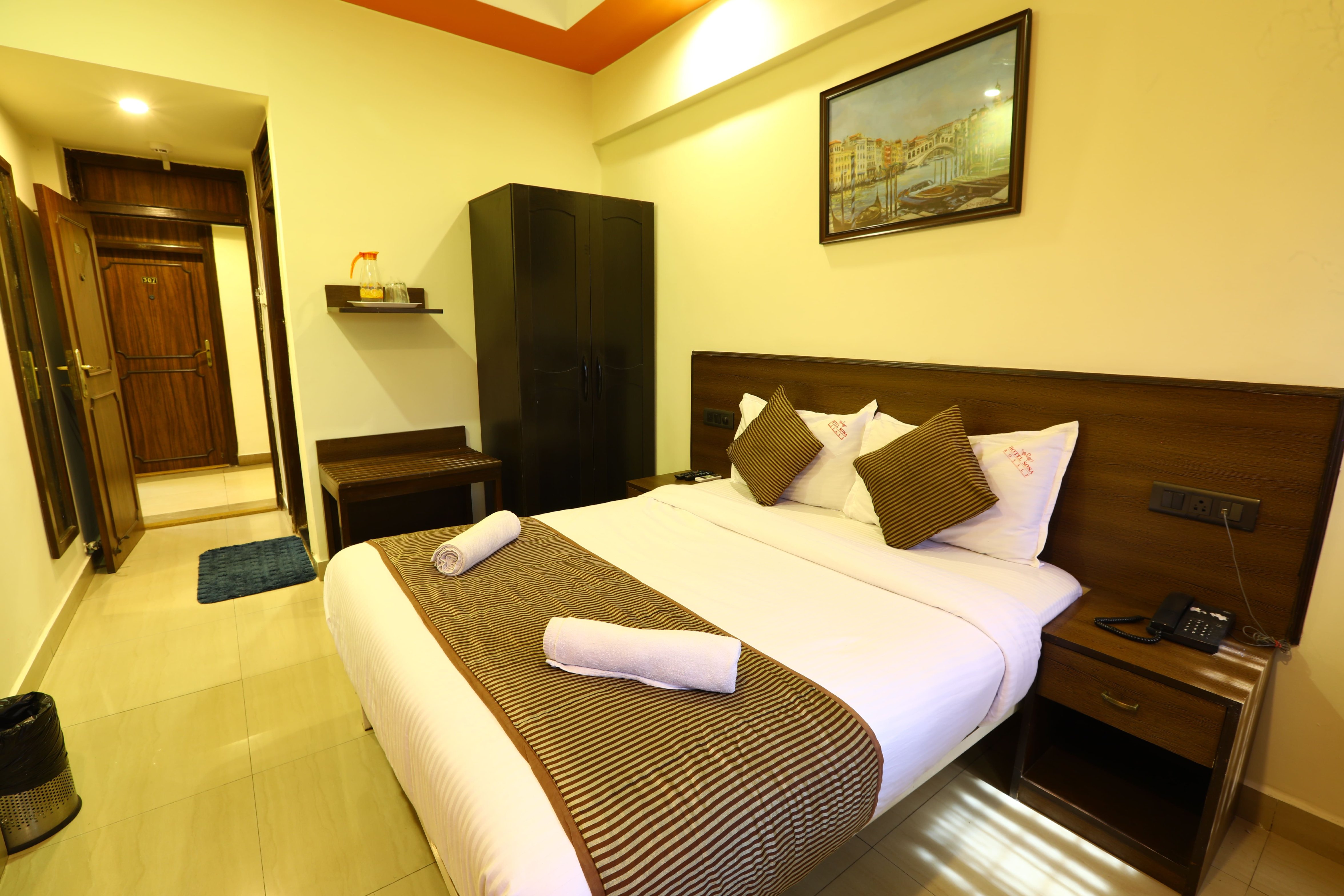 Hotel Sona Room Type - Deluxe Double Room