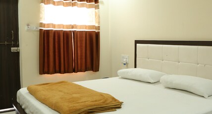 SV GRAND Room Type - Deluxe Room AC