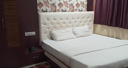 THE HANGOUT RESIDENCY INN Room Type - Standard Room