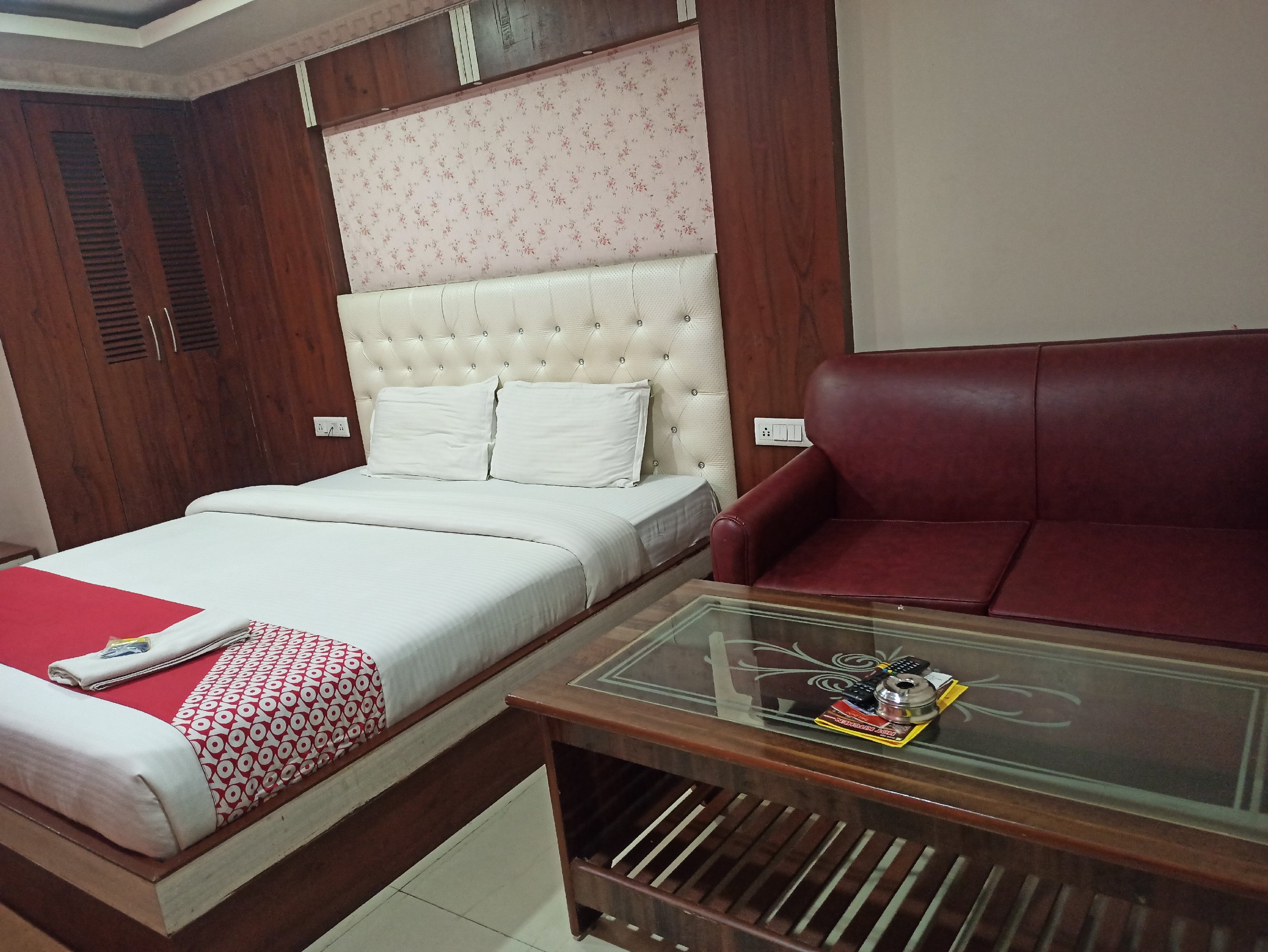 THE HANGOUT RESIDENCY INN - Tap to explore photos