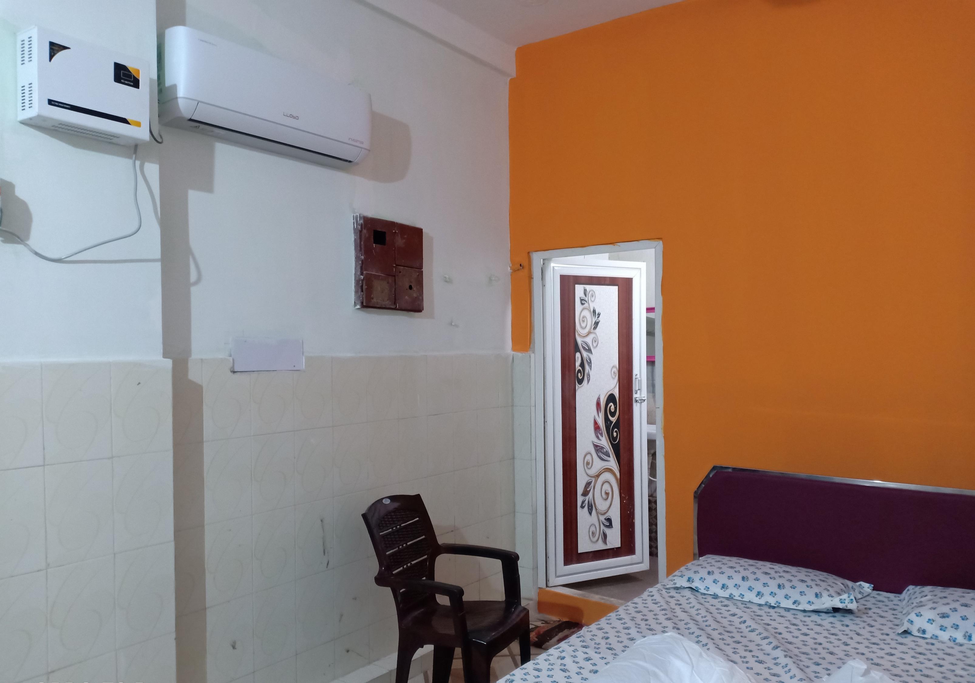 SINGAR GUEST HOUSE Room Type - AC ROOM