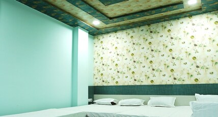 HOTEL ALISHAAN (30 Mtrs for Dargah) Room Type - Standard Non Ac Six Bed Room