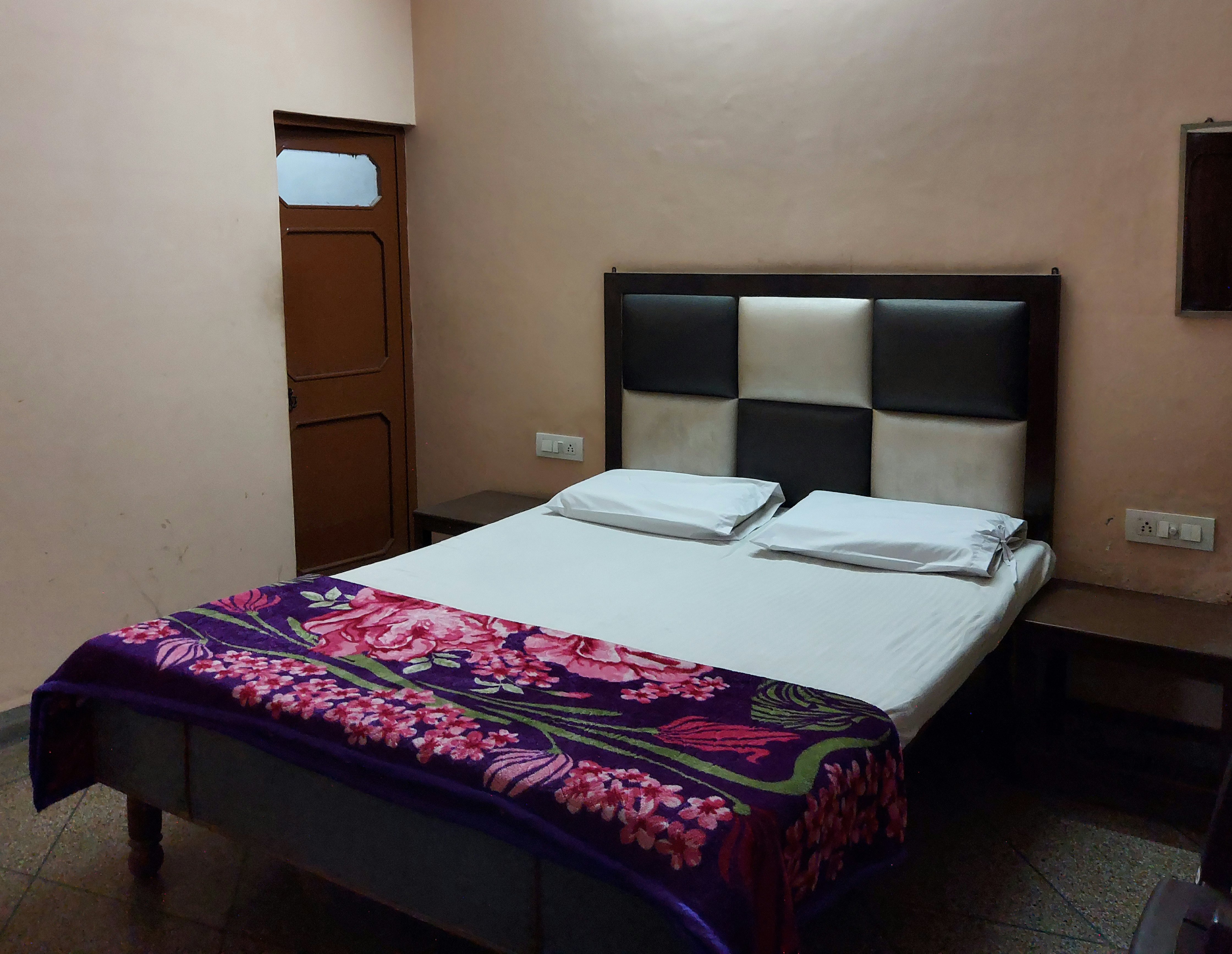 Hotel Govind - Tap to explore photos