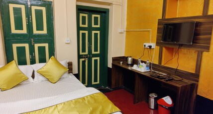 Tulin Heritage Bungalow Room Type - Semi Superior Room AC (Twin Sharing)
