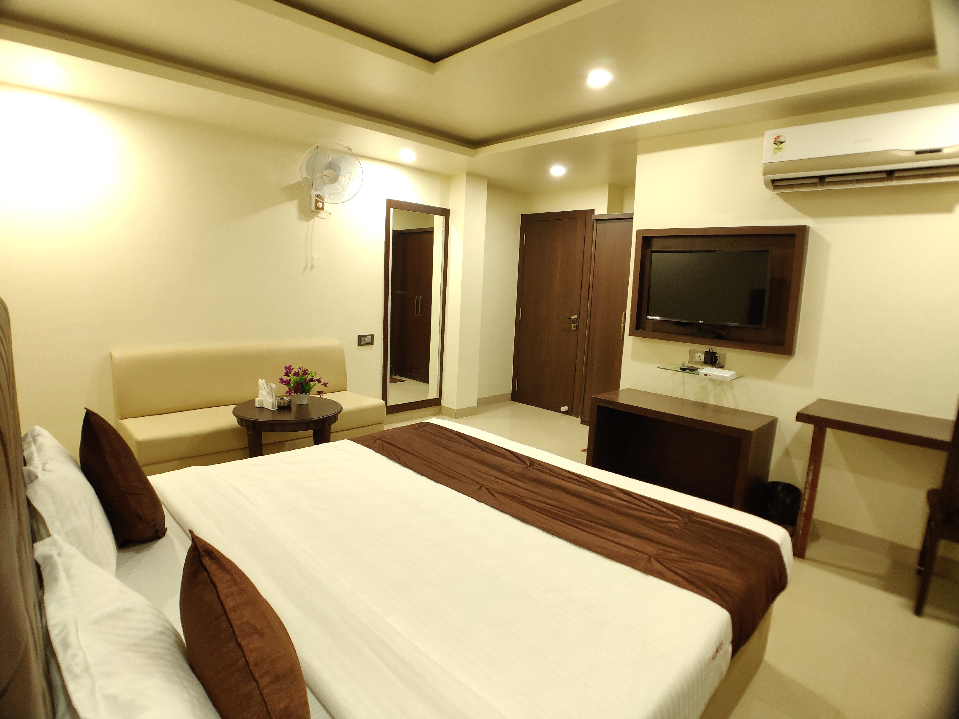 Hotel Jalsa (MP Nagar) - Tap to explore photos