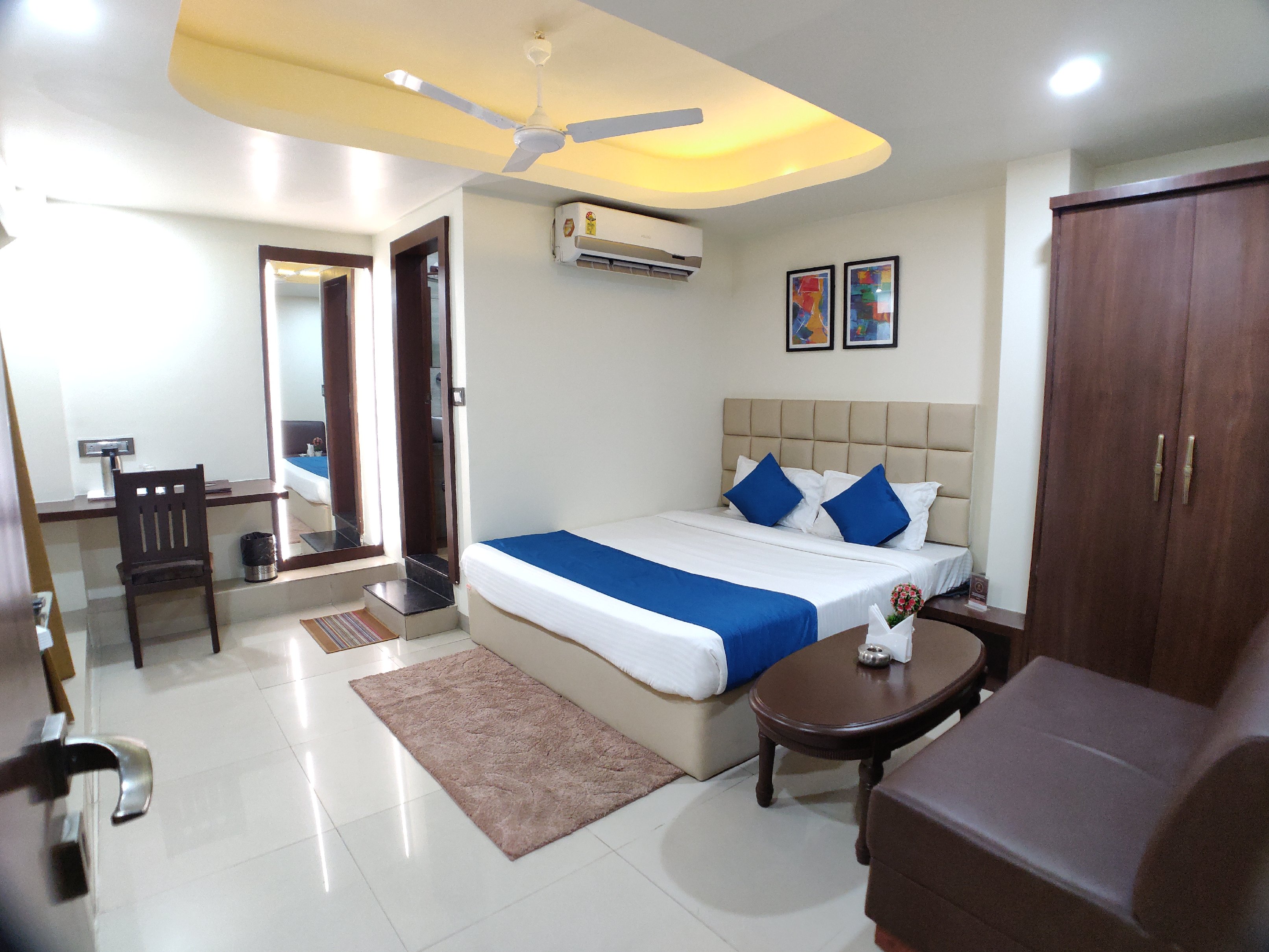 Hotel Jalsa (MP Nagar) Room Type - Deluxe Room