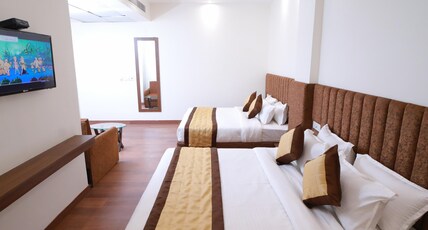 Dewdrop Shankh - 1 KM away from Golden Temple Room Type - Suite Room(Complimentary Fruit Basket and Cookie Jar) Dewdrop Shankh - 1 KM away from Golden Temple Room Type - Suite Room(Complimentary Fruit Basket and Cookie Jar)