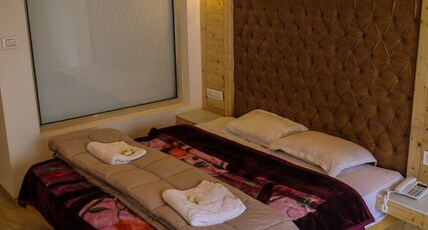 Tanwar Villa Guest House Room Type - Premium Room with Balcony