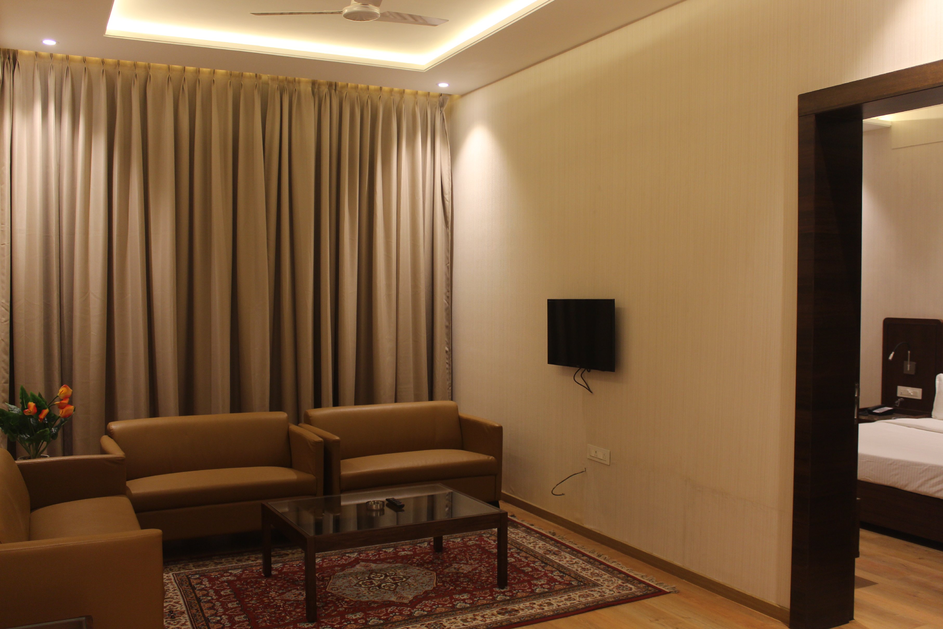 Hotel Rajhans Abhinandan - Tap to explore photos