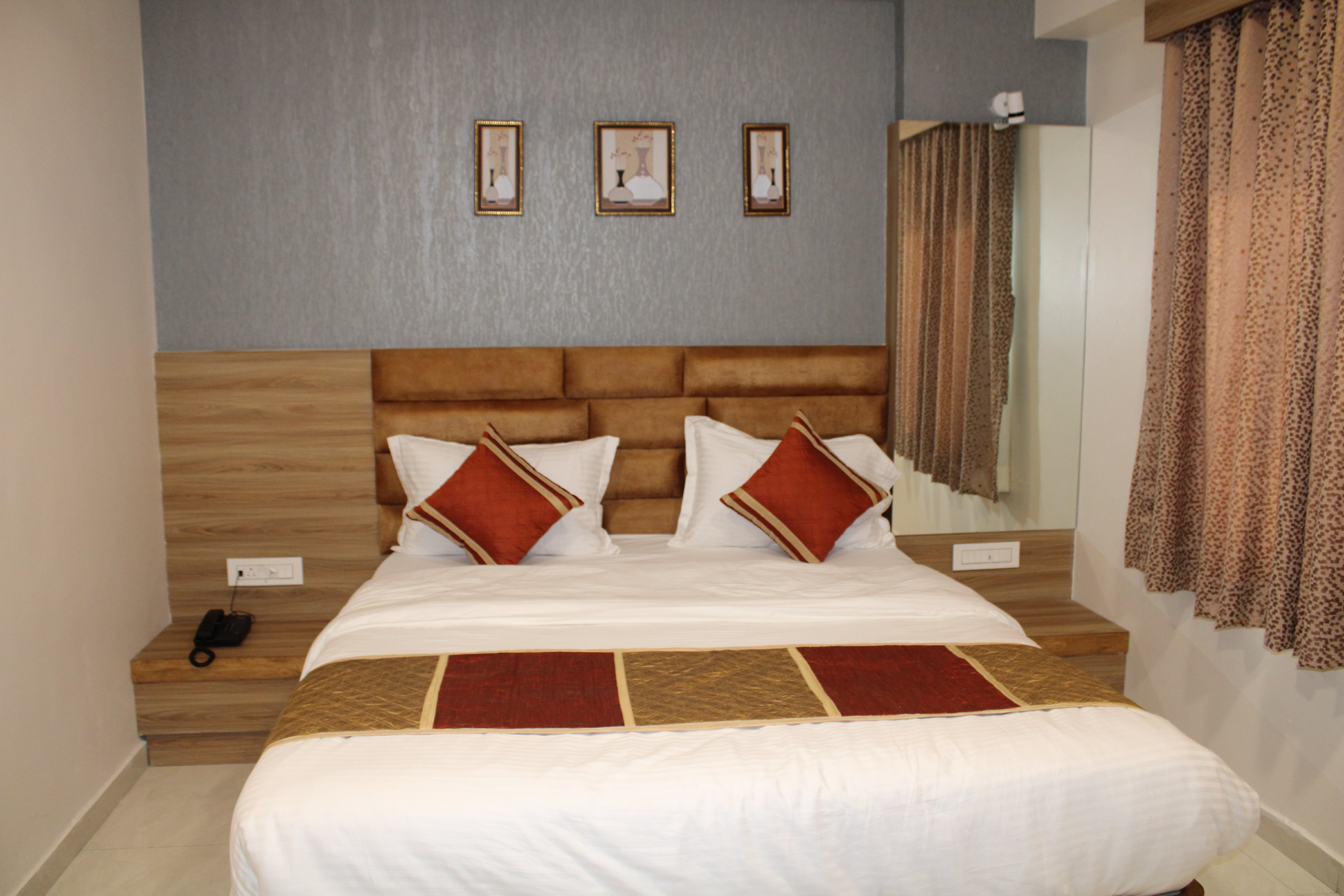 Hotel Prince Inn Room Type - Deluxe Room