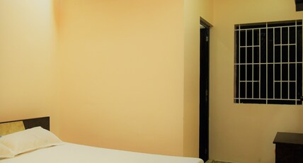 sivamurugan residency Room Type - Double bed non ac