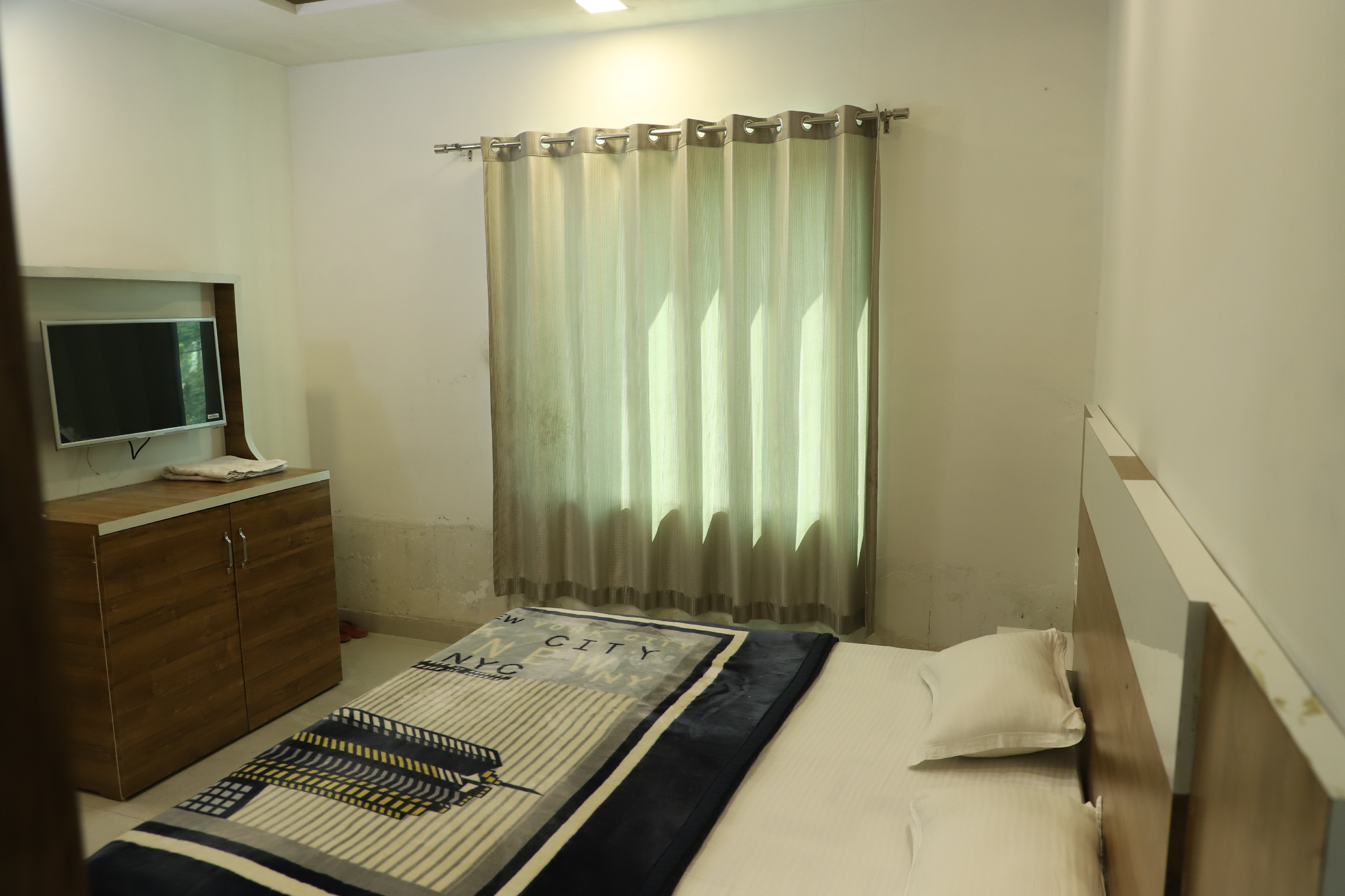 The Hotel Heaven, Mahilpur Room Type - Super Deluxe Room