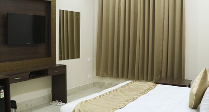 Crimson Hotel & Banquets Room Type - Family Suite Room