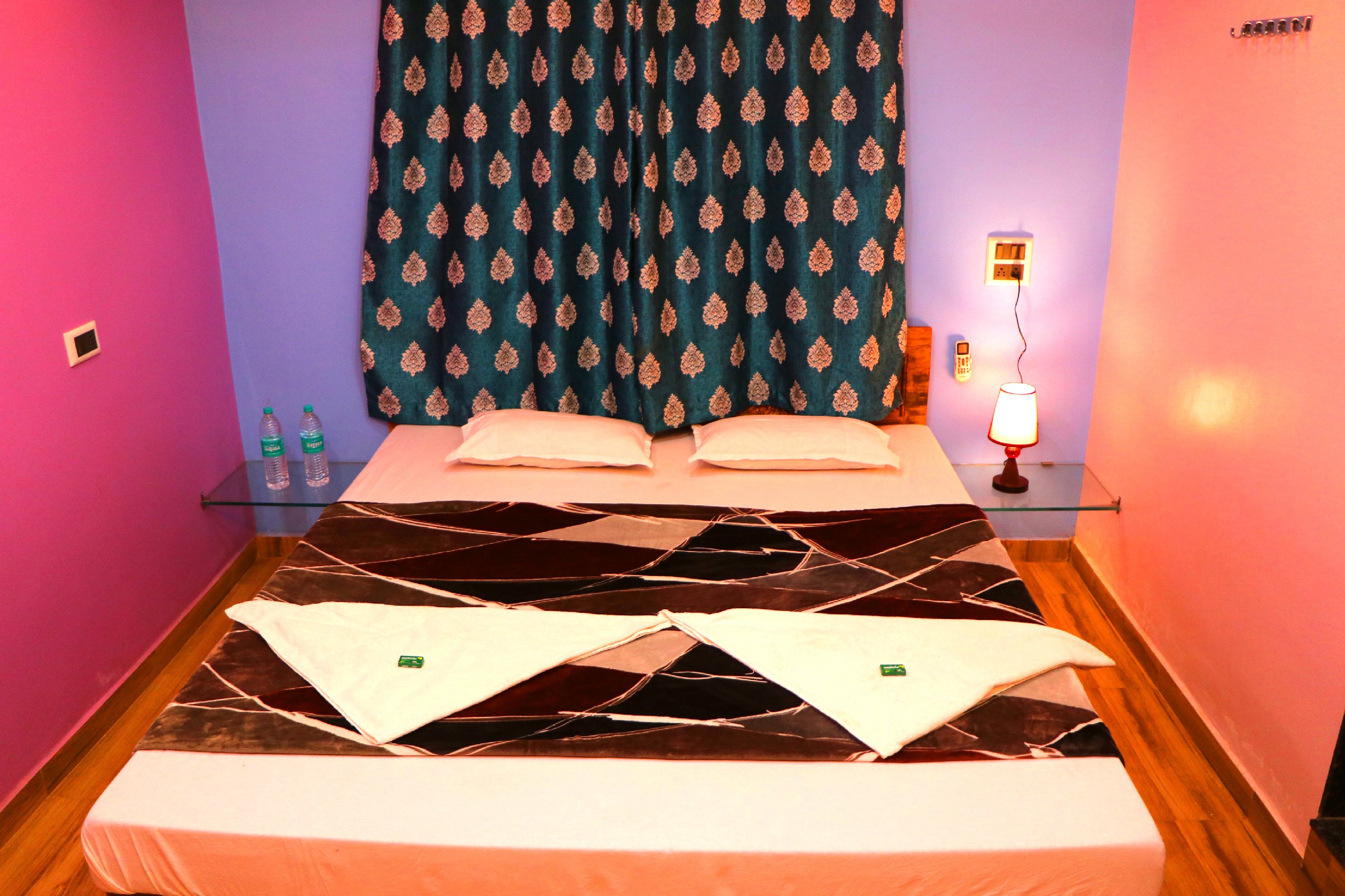 Hotel Anand Valley Room Type - Deluxe Non AC Room
