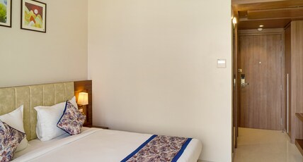 Hotel Four Element Room Type - DELUXE ROOM