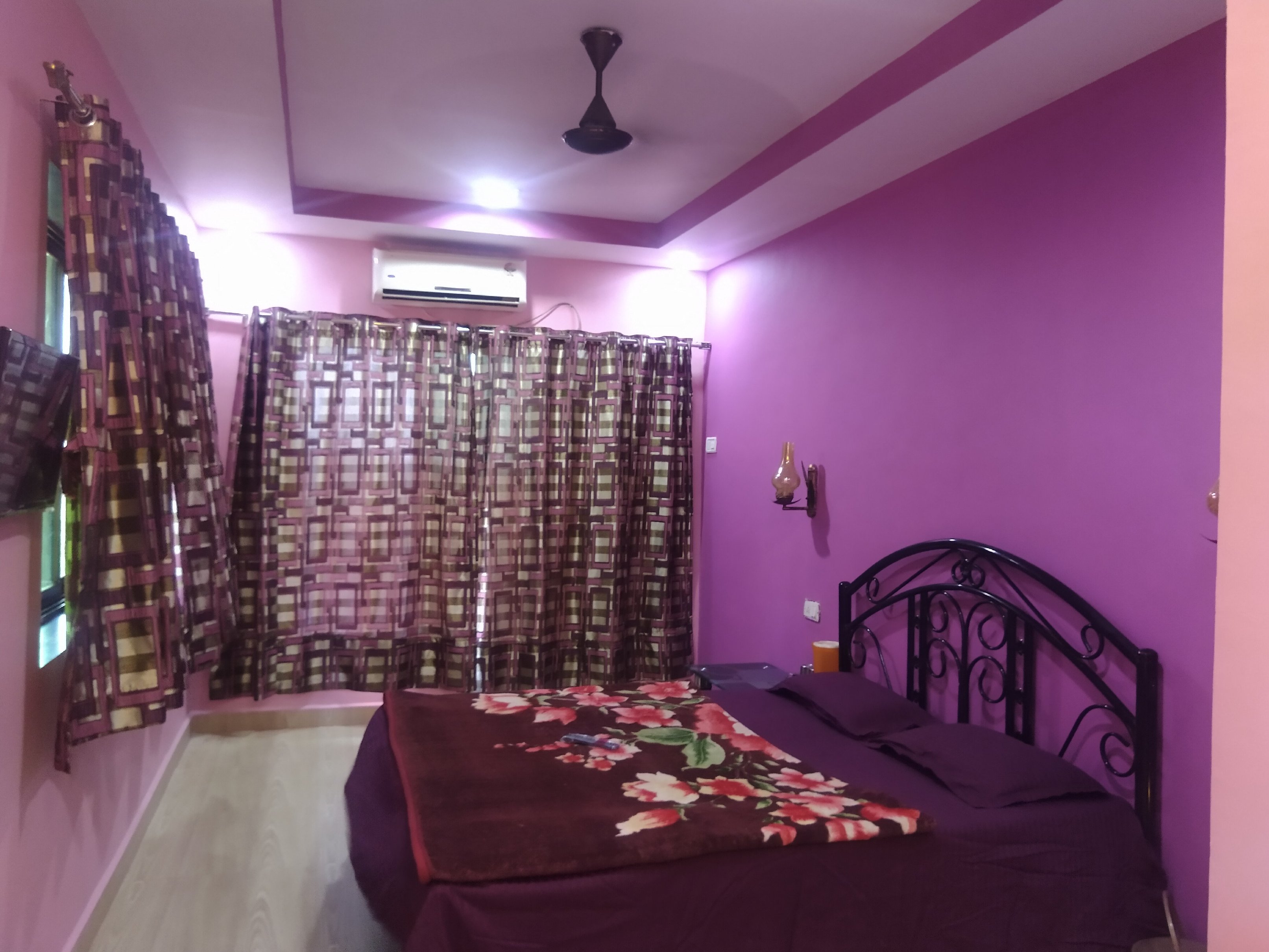 Sunshine Villa Room Type - Ac deluxe room