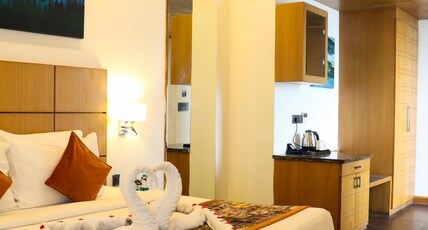 Rosetum Kasauli Room Type - Queen Jacuzzi Suite