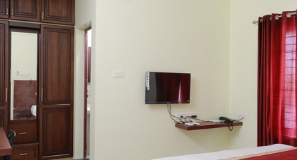 Blueway Residency Business Boutique Hotel Room Type - Deluxe King Room AC Blueway Residency Business Boutique Hotel Room Type - Deluxe King Room AC