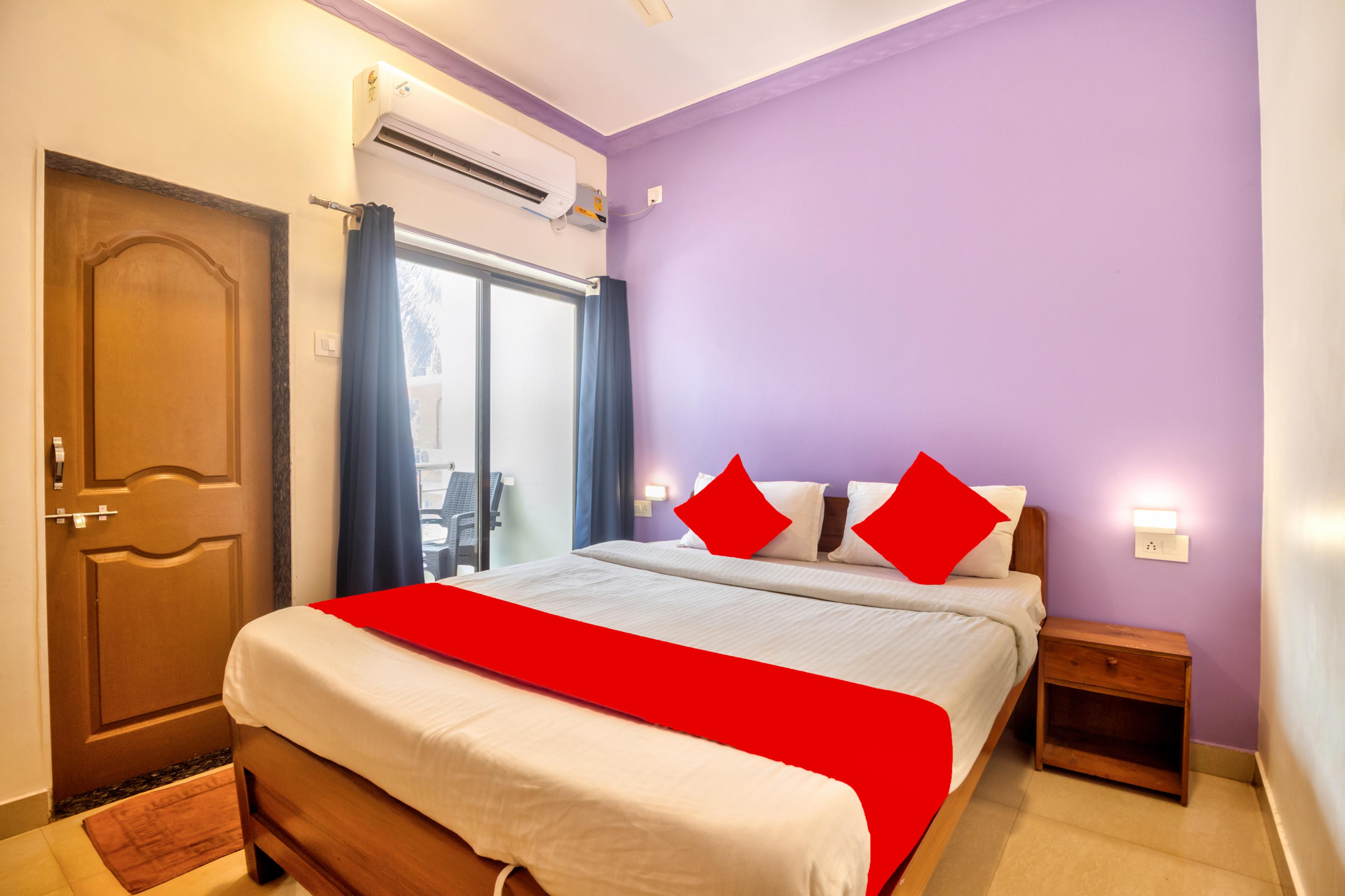 Costa De Calangute Inn Near The Beach - Tap to explore photos