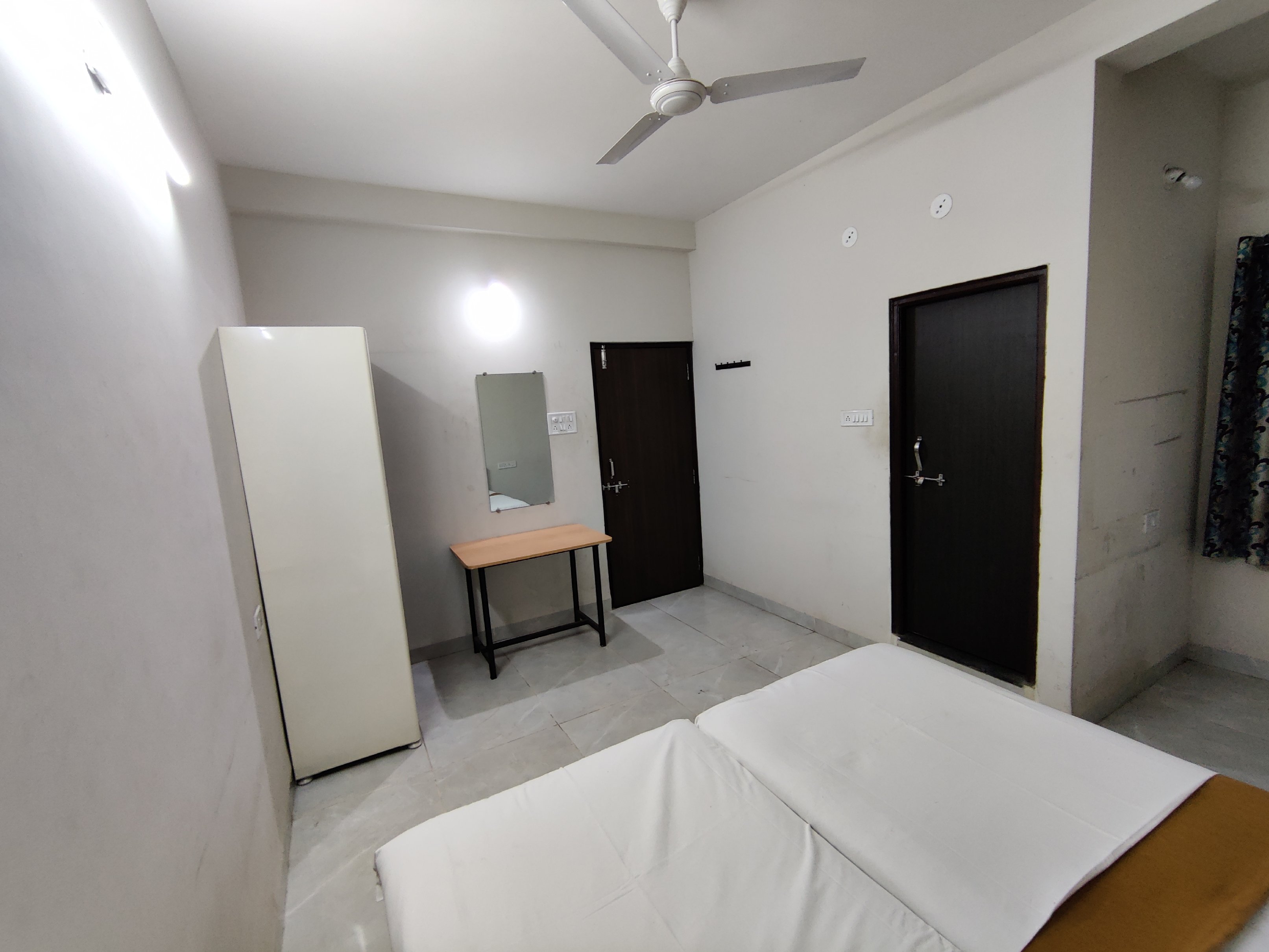 ROYAL BLUE - Tap to explore photos