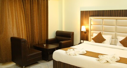 HOTEL MARINE PARK Room Type - Super Deluxe Room