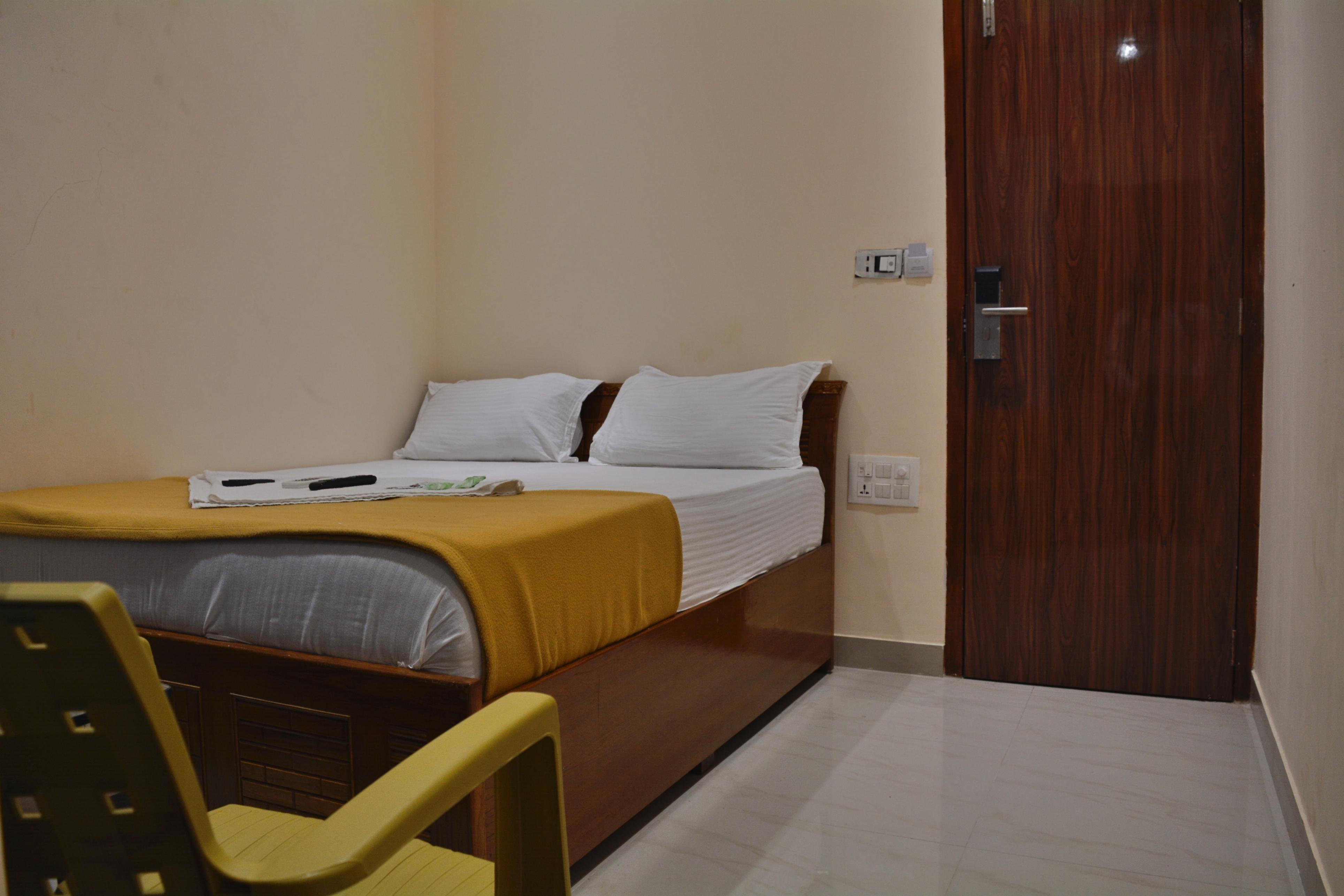 Hotel New Aadya International - Tap to explore photos