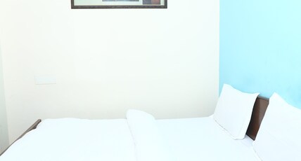Hotel Golden Room Type - Deluxe Ac Room