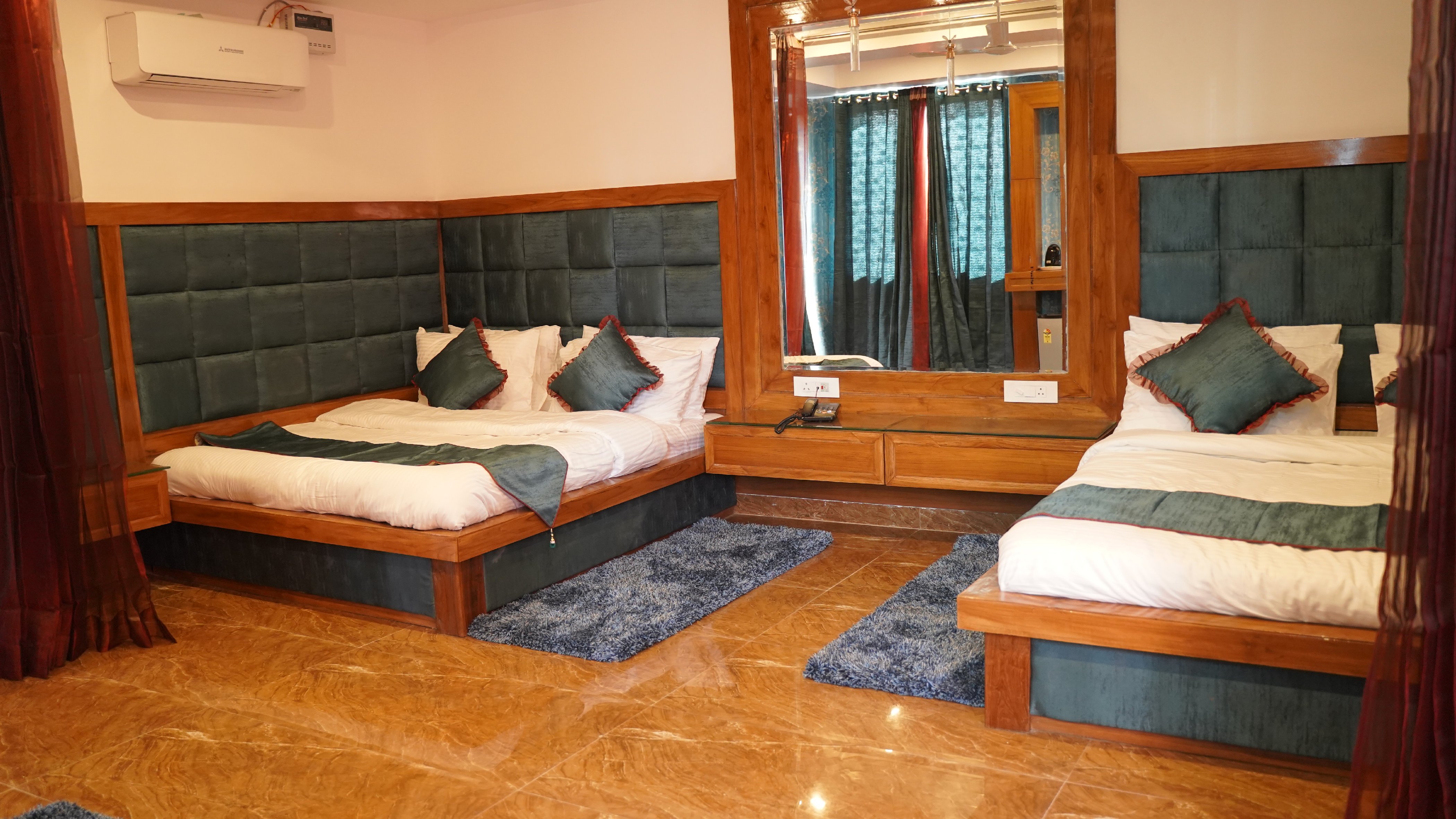 Hotel Saheb's Castle - Best Mountain View & Jacuzzi Suites, McLeodganj Room Type - Family Suite