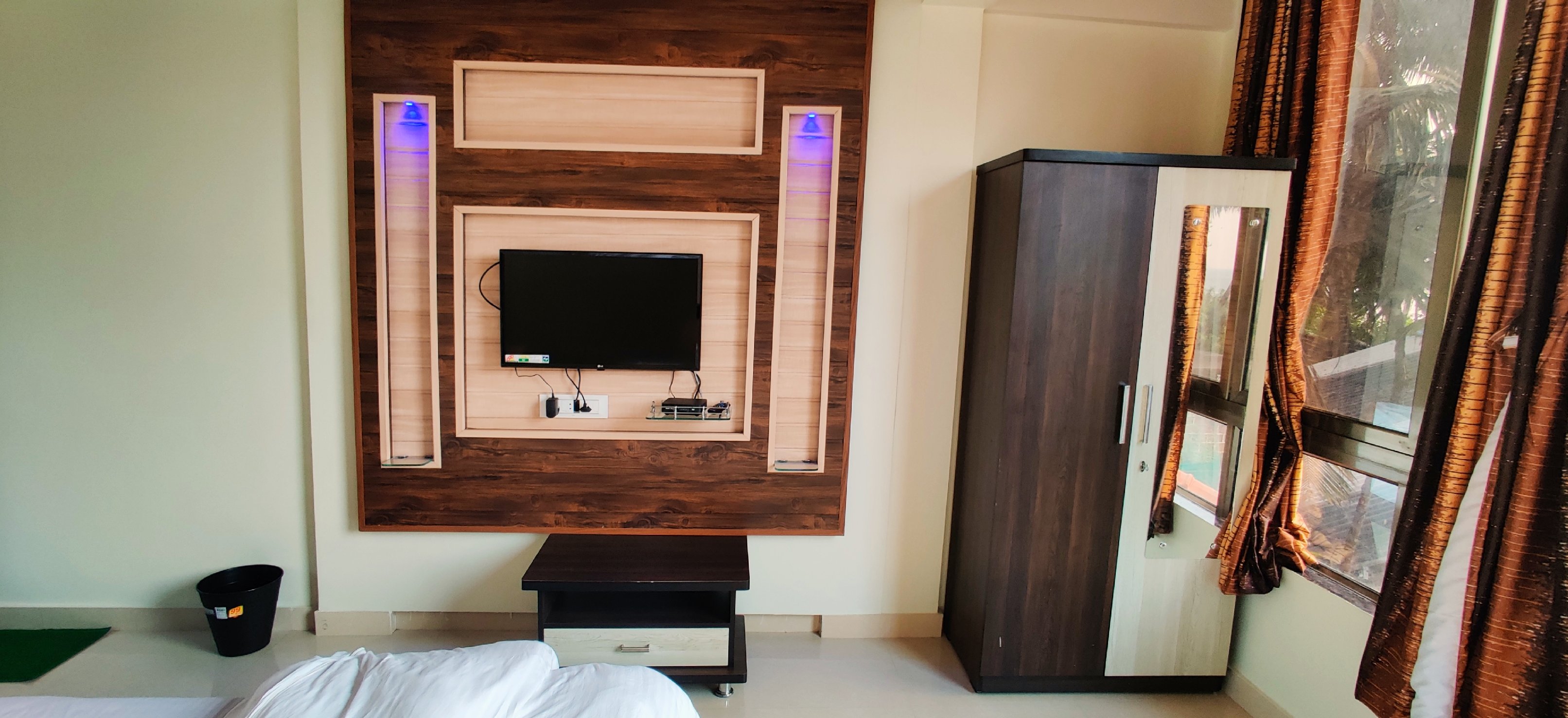 Happy Days Diveagar | Room & Wi-Fi - Tap to explore photos