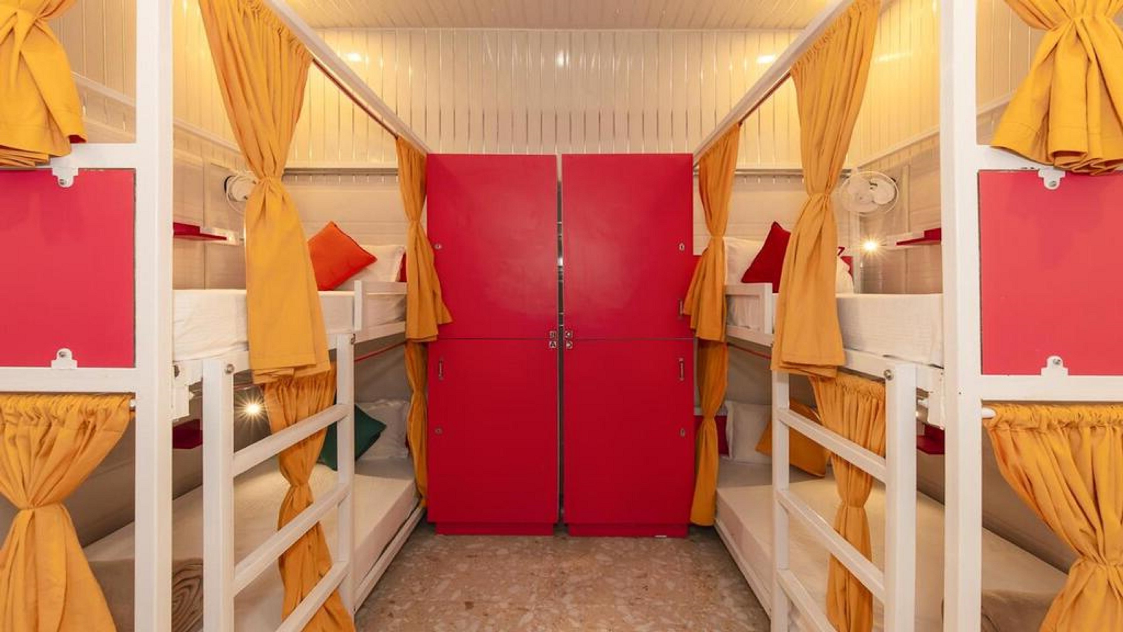 Madpackers Amritsar Rooms|Dorms  Room Type - Superior 4 Bed Mixed Dorm Ensuite