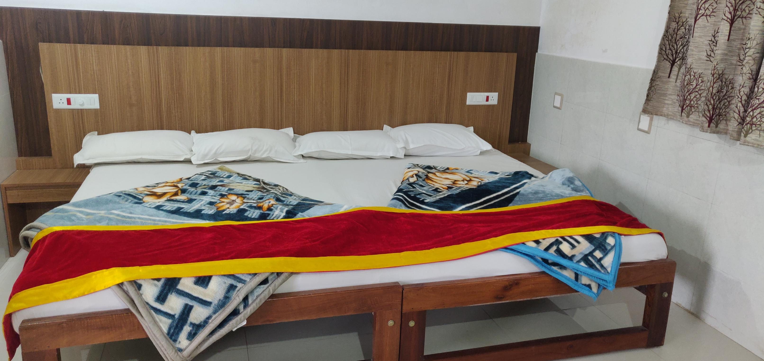 Shree Poorna Lodge Sringeri - Tap to explore photos