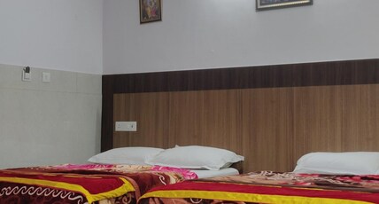 Shree Poorna Lodge Sringeri Room Type - Deluxe 4 Beded  non AC Room