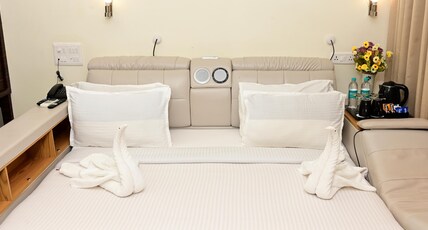 SHANTI SOLITAIRE GOA Room Type - Premium Pool View Room