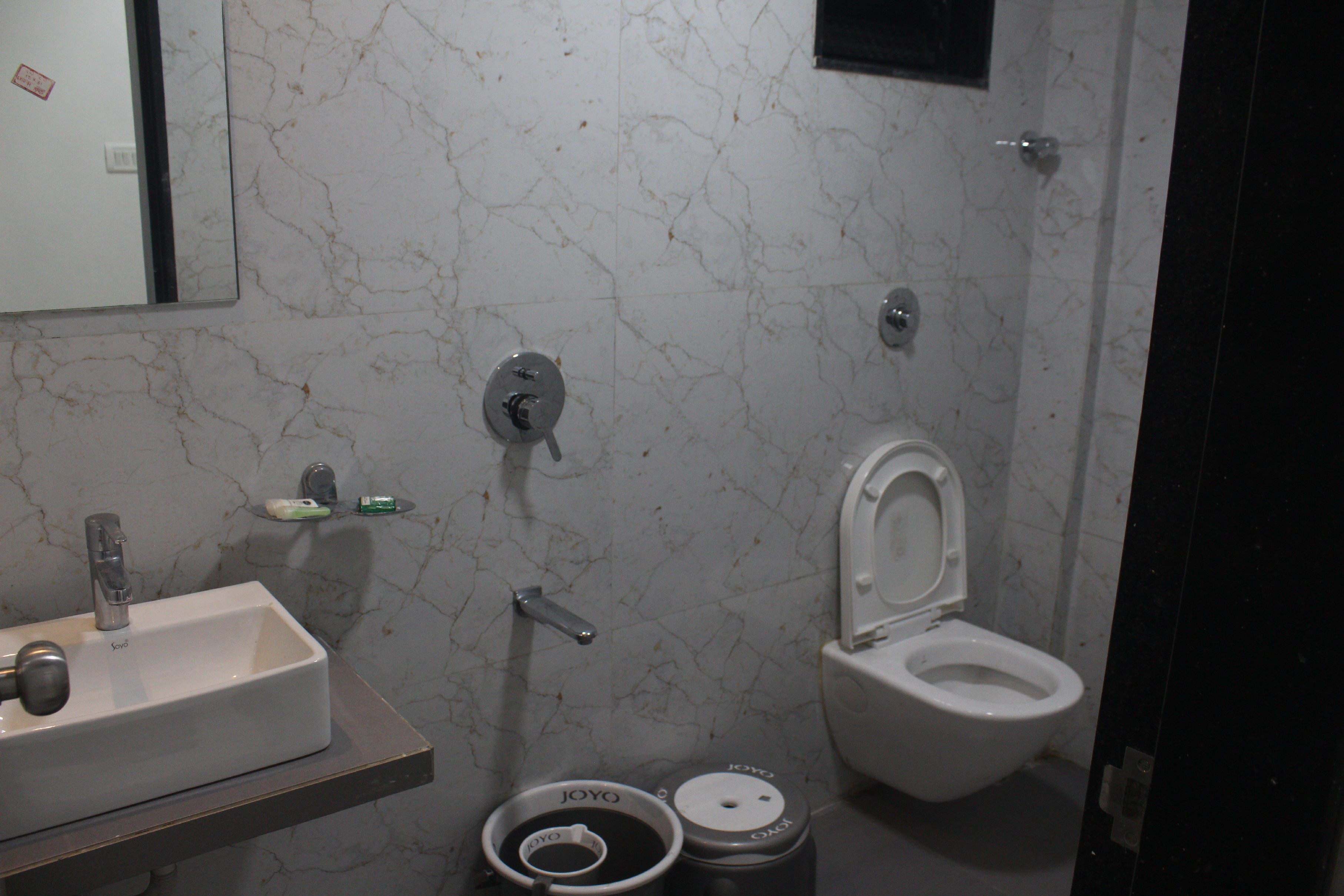 Hotel Park Inn Andheri West - Tap to explore photos