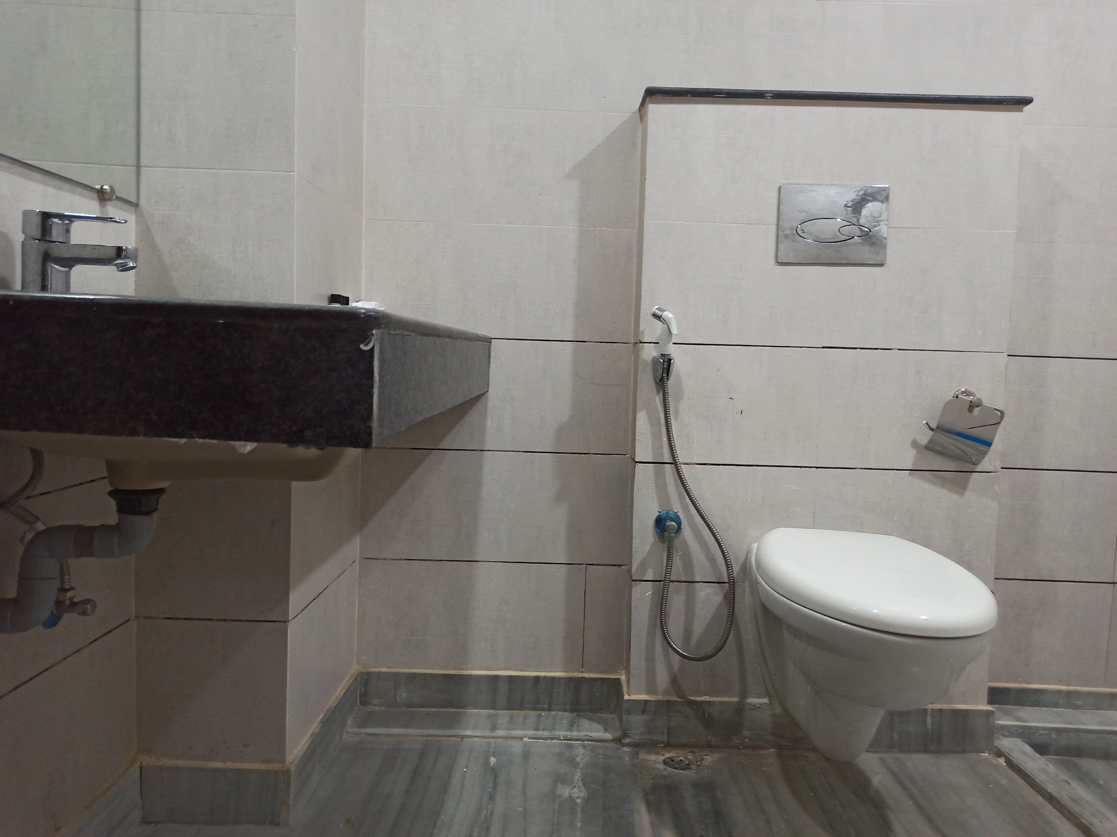 Hotel Autumn Crocus - Tap to explore photos