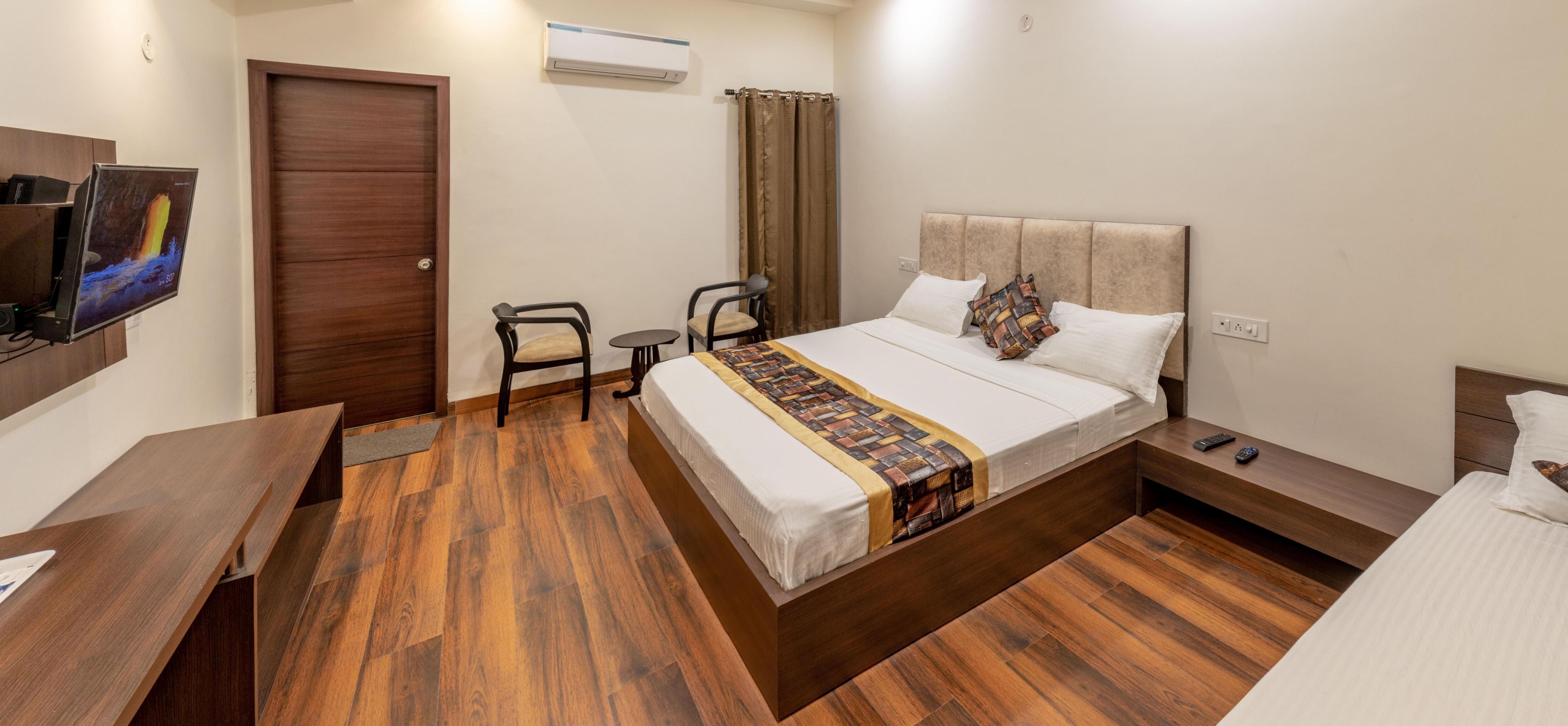 De Manora Homes Bed & Breakfast - Tap to explore photos