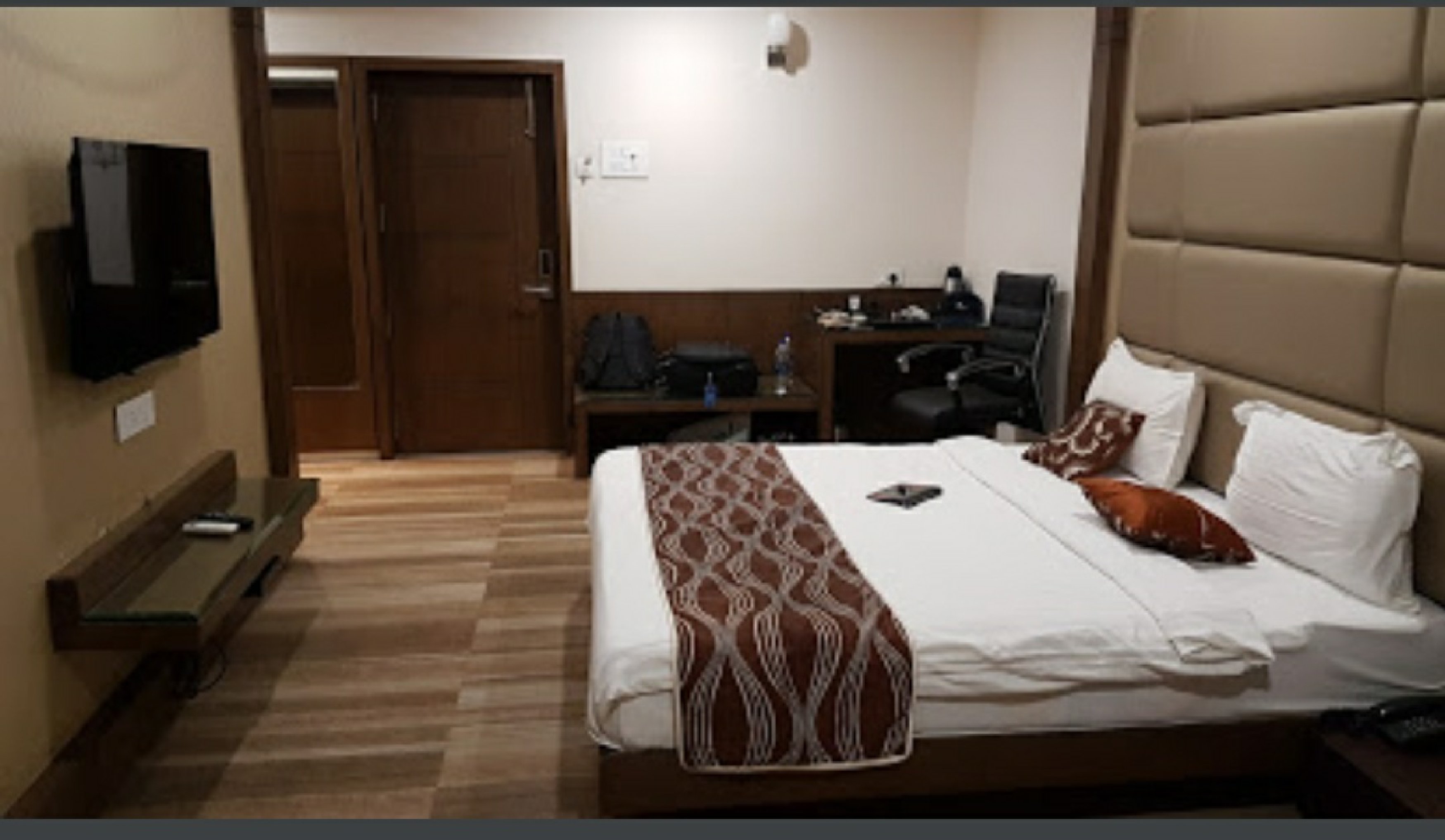 Hotel Aditya Residency Room Type - DELUXE