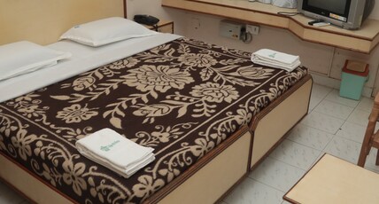 Hotel Selvies,Thiruvarur Room Type - DOUBLE DELUXE AC